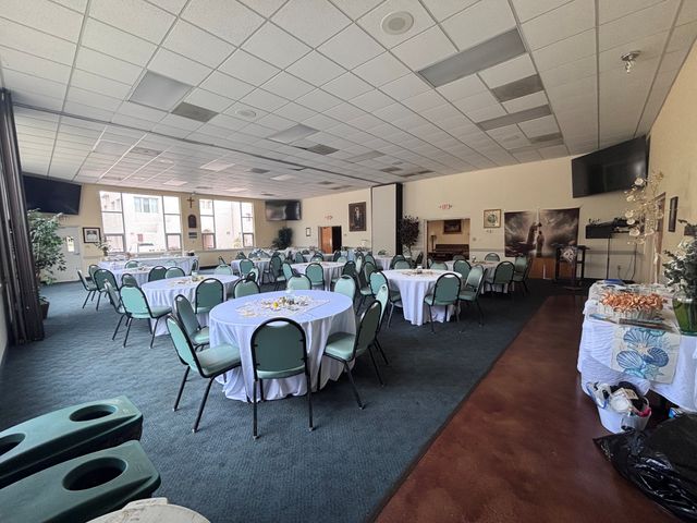 Dining Room_ 10 Table Setup.jpg