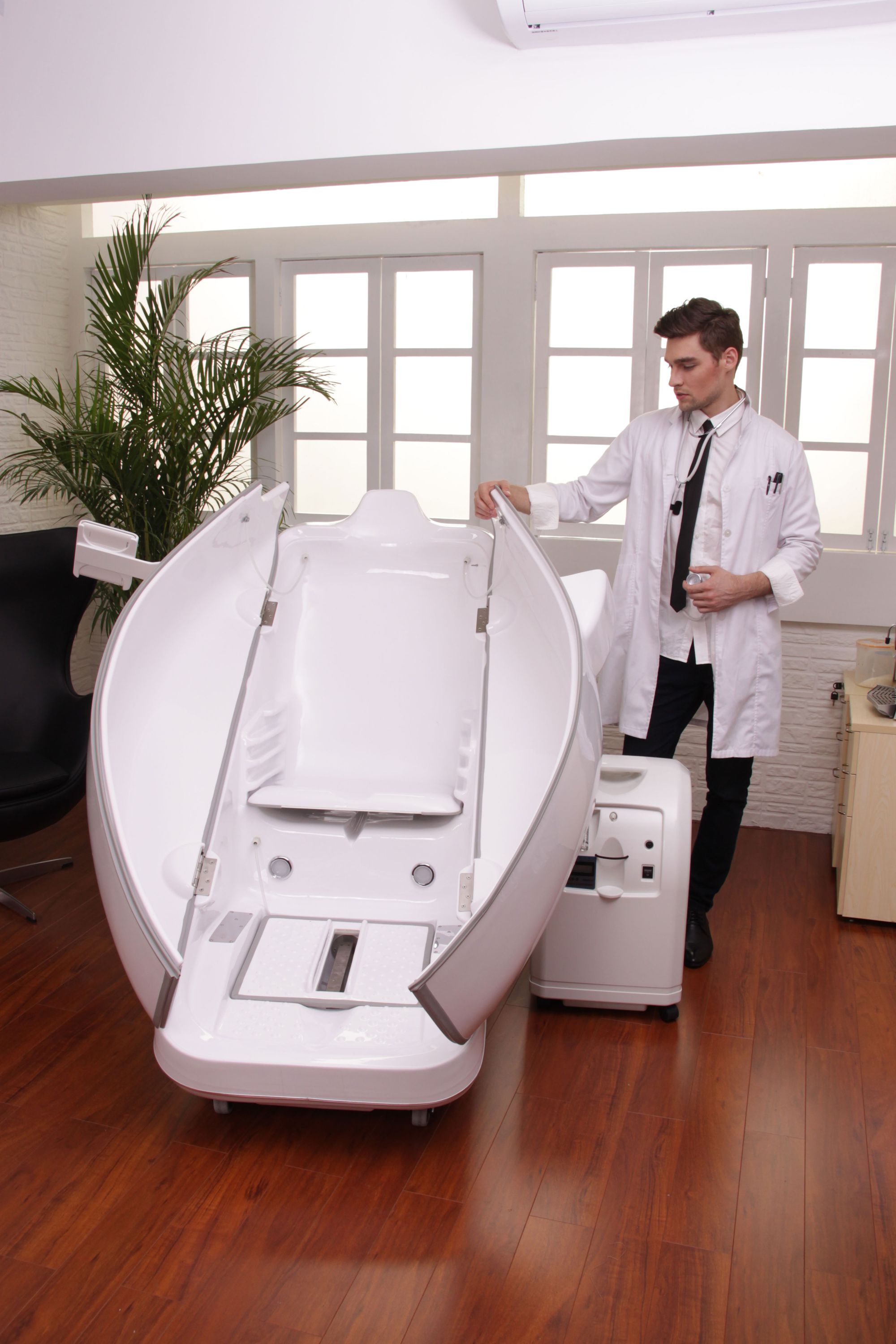 Man-with-Hocatt-1.jpg