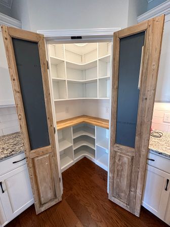 pantry doors.JPEG
