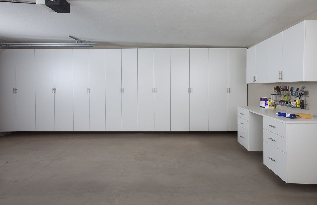 White Cabinets with Workbench no car.jpg