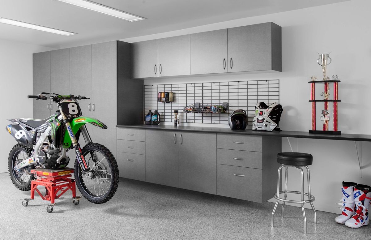 Pewter Cabinets Ebony Star Workbench Silverado Floor Dirt Bike Abbott May 2013.jpg