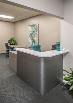 SR front desk.jpg