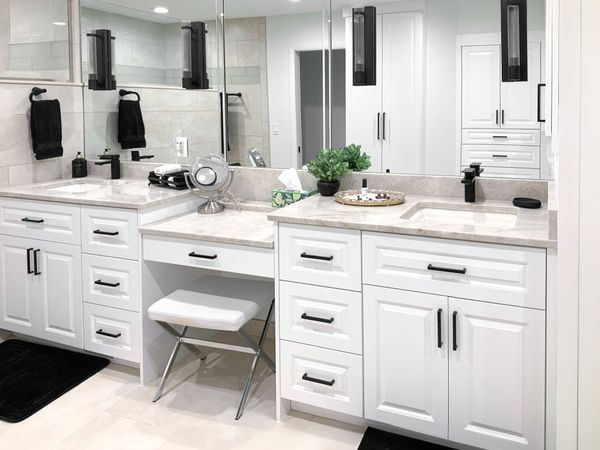 Shaker Bathroom Built-Ins, Omaha