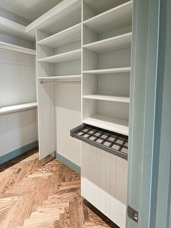 Walk-In Closet with Jewelry Tray, Omaha