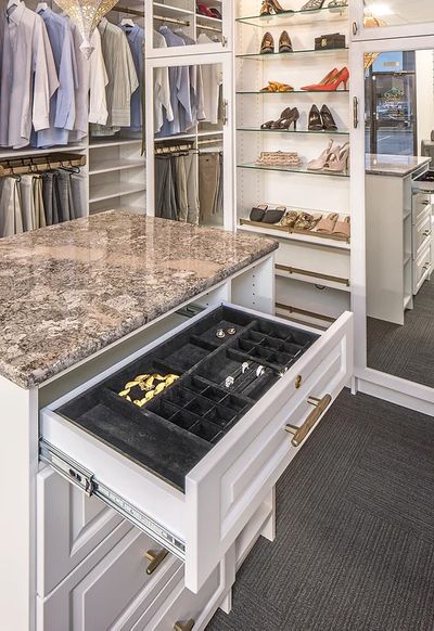walk in custom closet