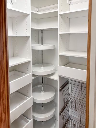 Pantry with Lazy Susans and Pull-Out Baskets, Omaha