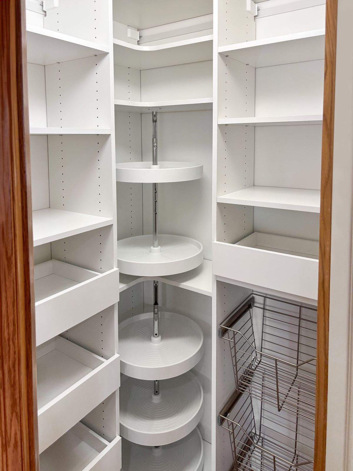 Pantry with Lazy Susans and Pull-Out Baskets, Omaha