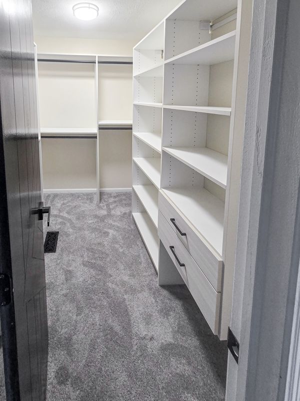Walk-In Closet, Omaha