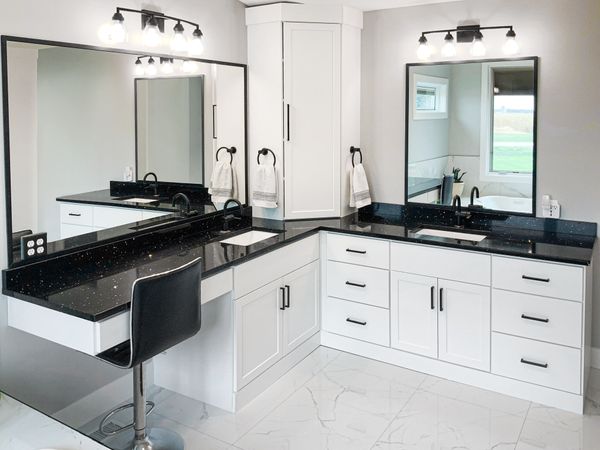 Shaker Bathroom Built-Ins, Omaha