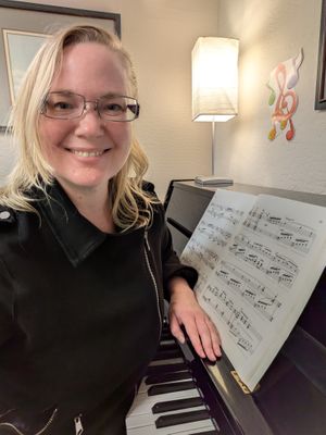 Jalyn Lunt Headshot.jpg