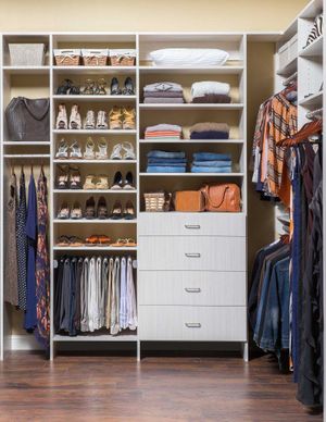 walk-in-custom-closet-arctic-1920w.jpg