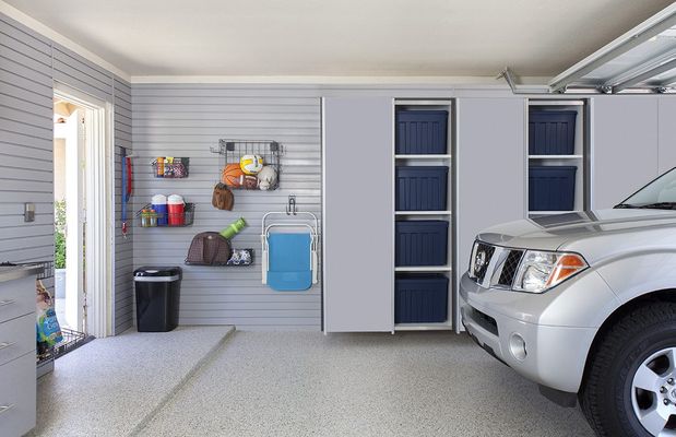 Silver-Sliding-Door-Grey-Slatwall-Silverado-Floor-Barker-2012.jpg