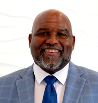 Darren Handy headshot.png