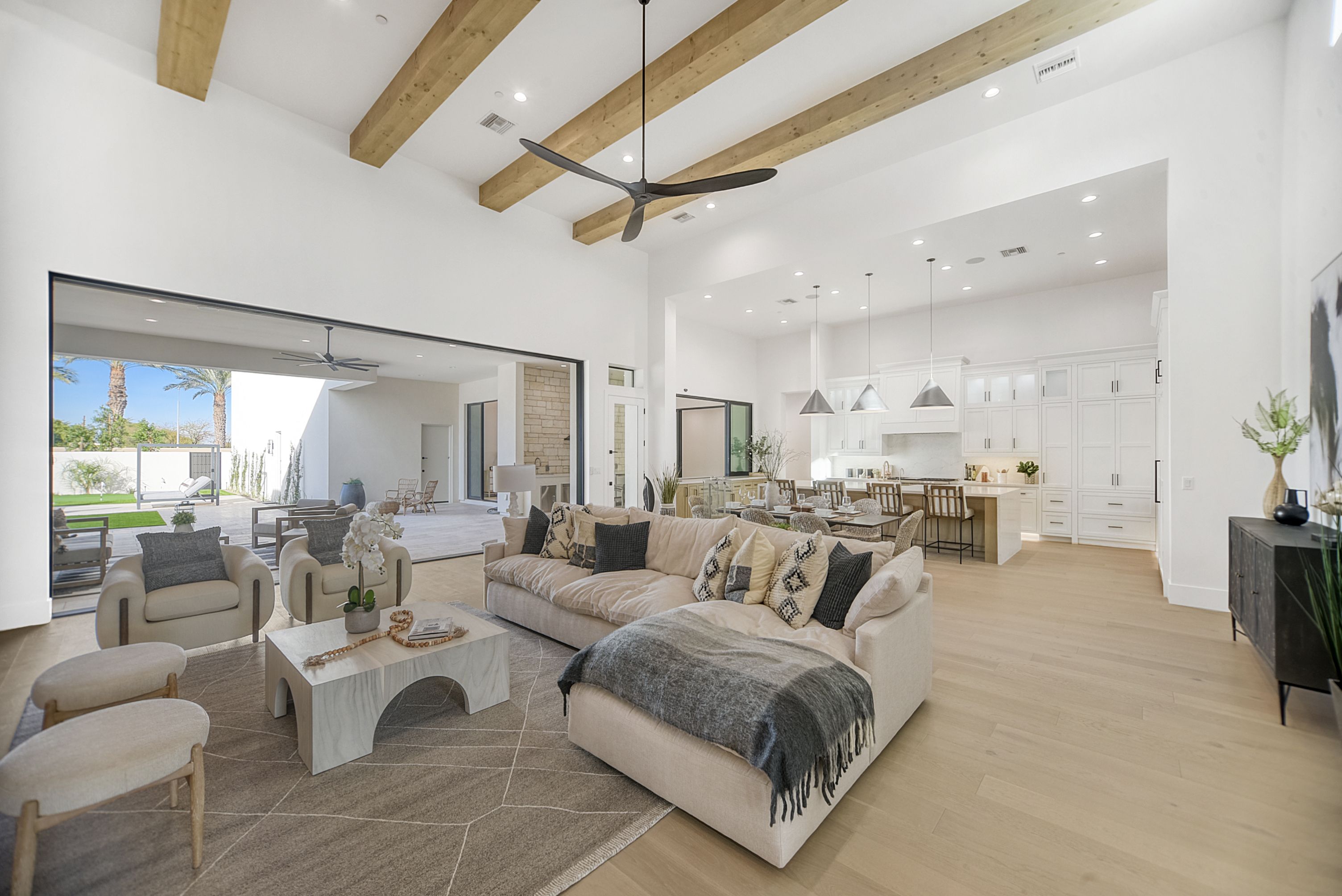 ARIZONA’S PREMIER END-TO-END LUXURY CUSTOM HOME BUILDER