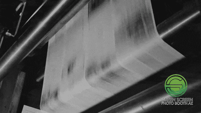 Newspaper experience - Hilton- Green Screen Photo Booth.gif