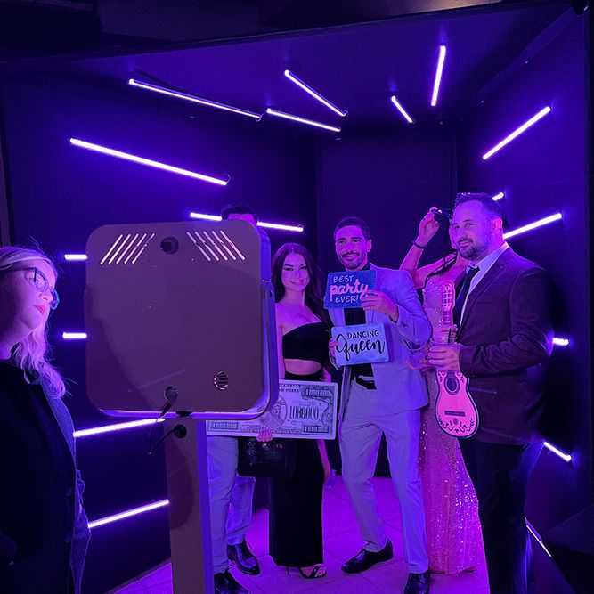 Vogue Booth - Riot - W Scottsdale .jpg