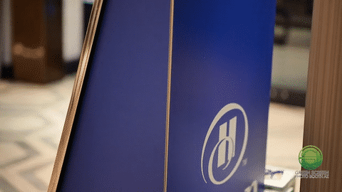 Hilton_Mirror Me Booth.gif