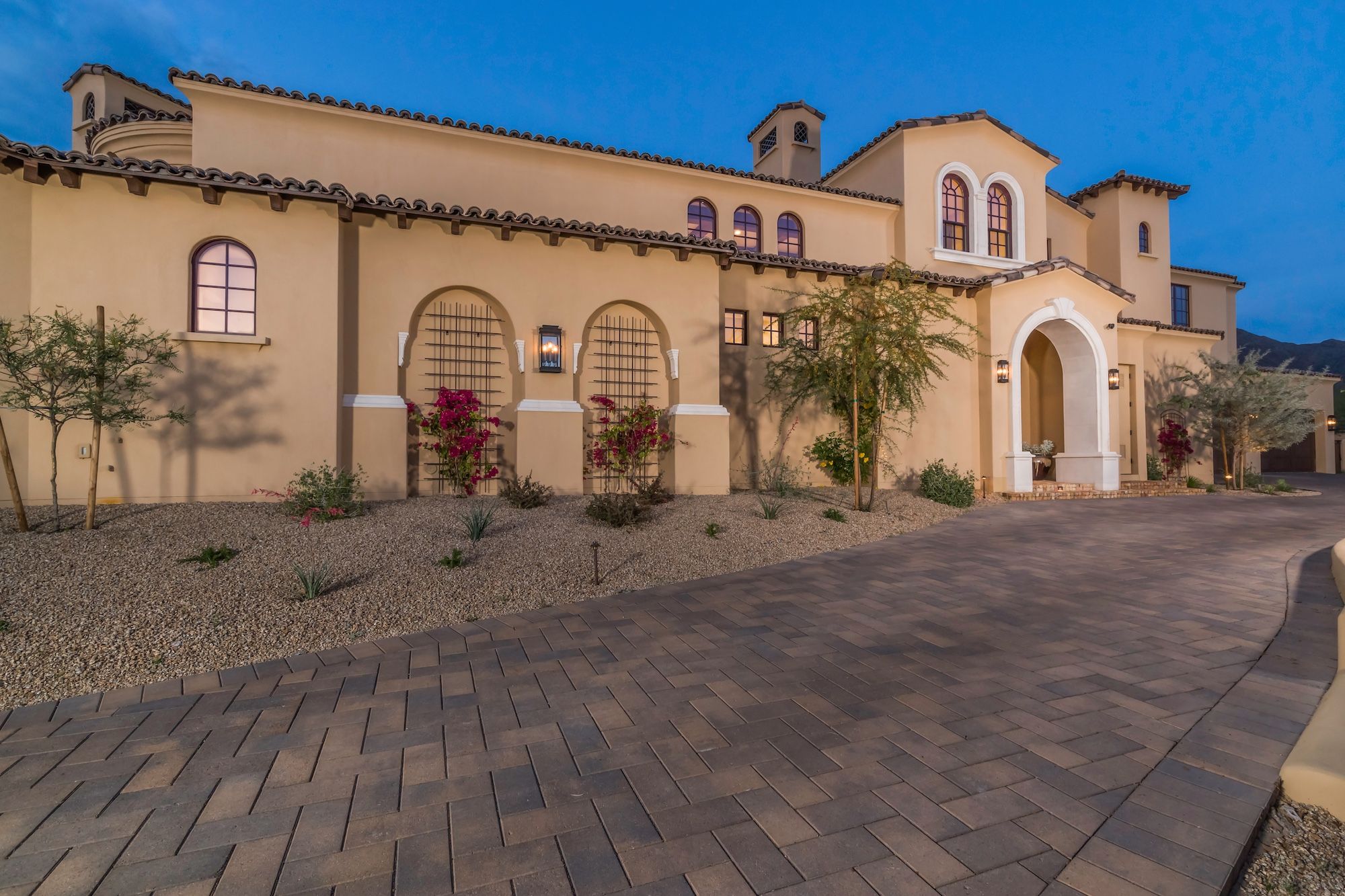 004 Driveway.jpg