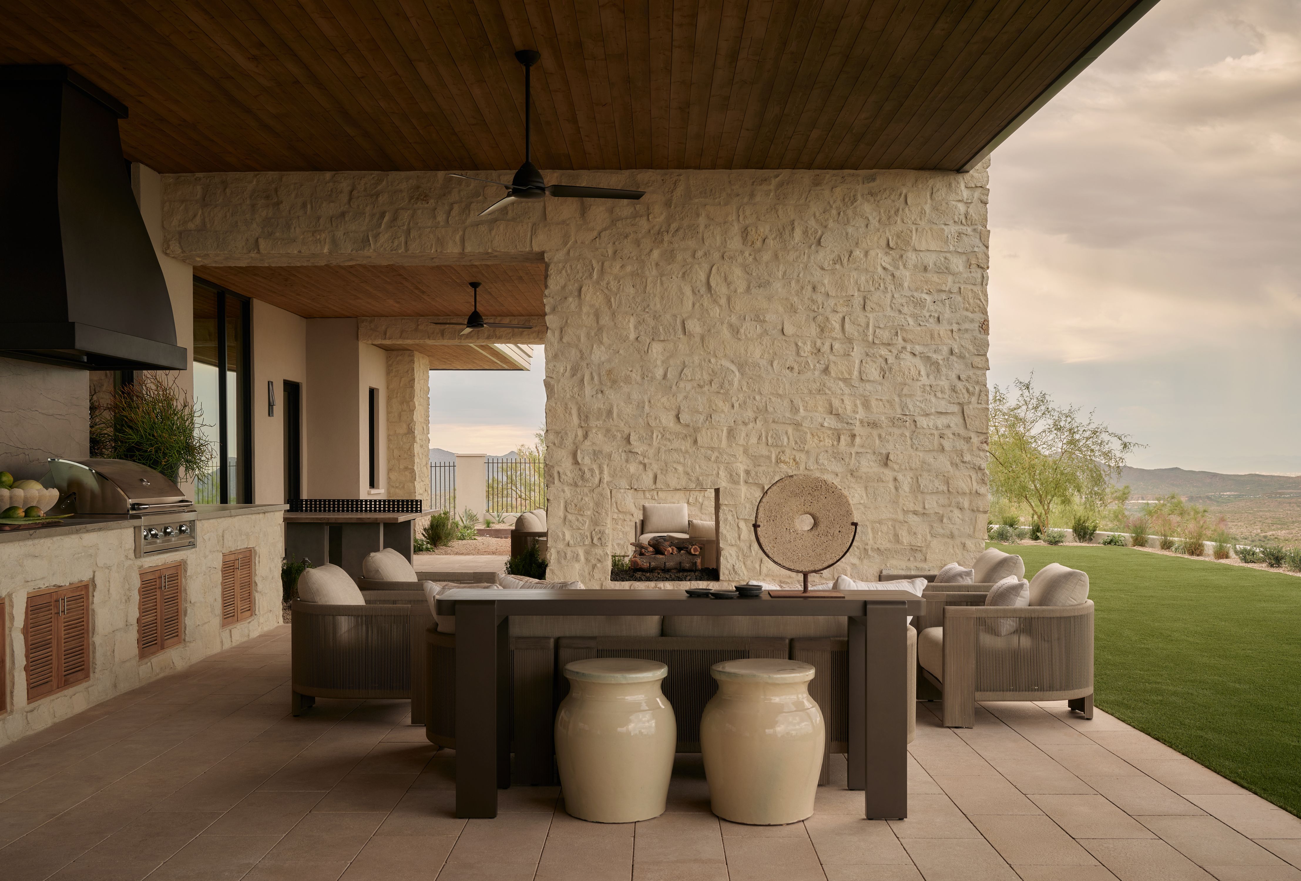 ARIZONA'S LEADING LUXURY CUSTOM HOME BUILDER
