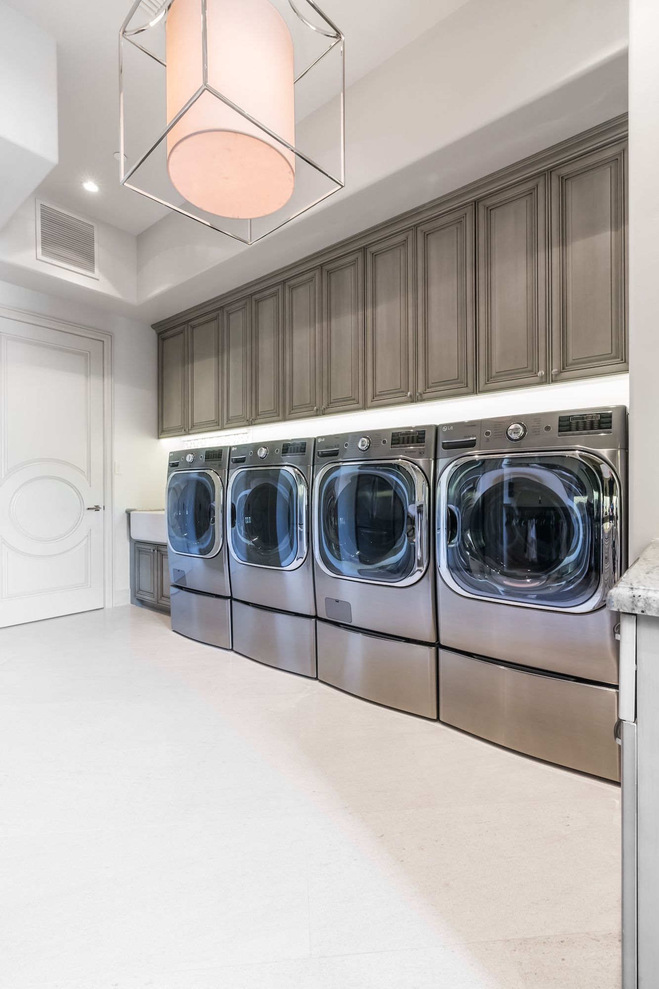 052 Laundry Room.jpg