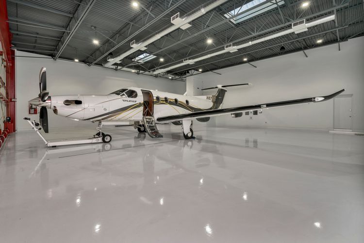 75_4390_W_Beechcraft_pl579_mls.jpg