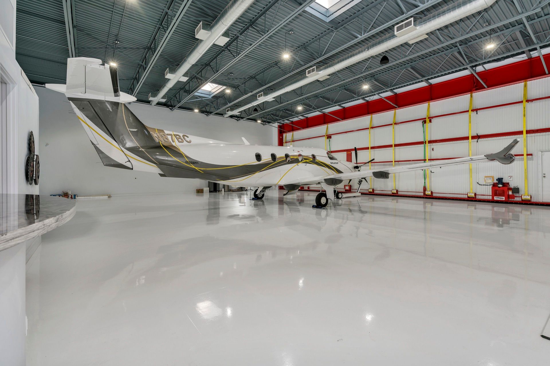 72_4390_W_Beechcraft_pl548_mls.jpg