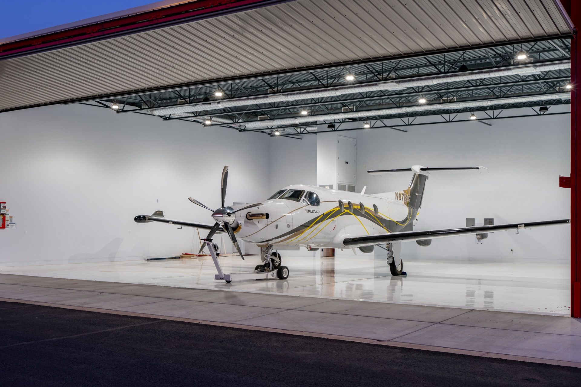 08_Beechcraft_8_of_7_mls.jpg